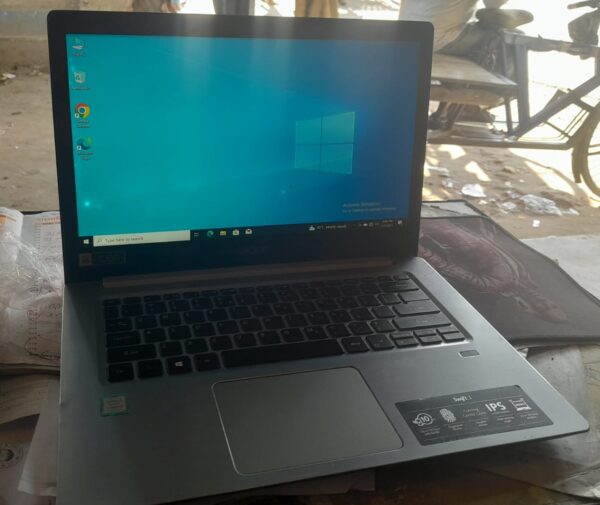 Acer Swift 3 SF314 Core i5 7th Gen 4GB RAM 256GB SSD