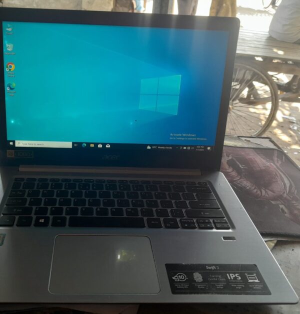 Acer Swift 3 SF314 Core i5 7th Gen 4GB RAM 256GB SSD - Image 2